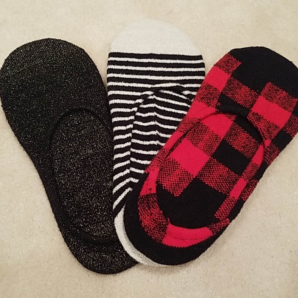 NWT Plush fleece no show socks